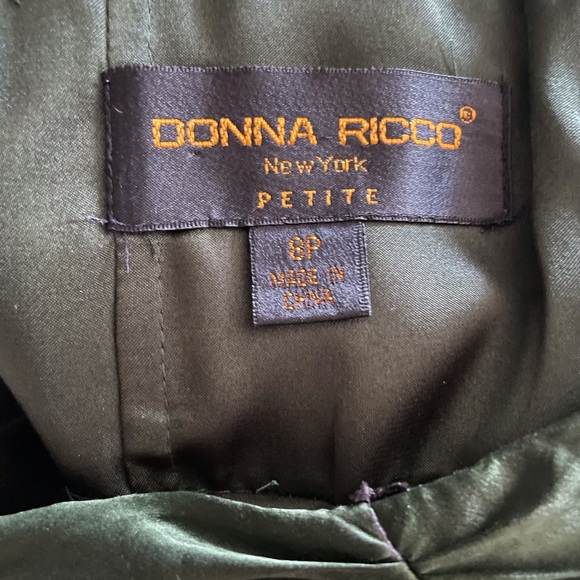 Dress - Picture 9 of 10